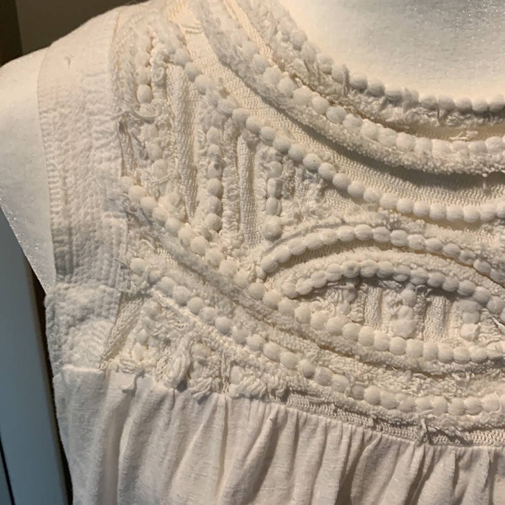 Anthropologie cotton sleeveless top with embroidered smocking - Picture 2 of 10